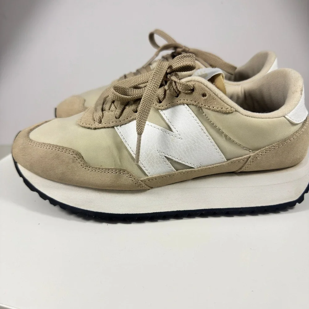 New Balance 237 Sneakers Womens 7 Moonbeam Beige Suede Low Top WS237YB